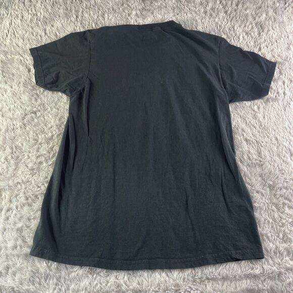 Attack On Titan Shirt Mens Medium Black Captain Levi Anime Manga Season 3 AoT - Picture 4 of 7